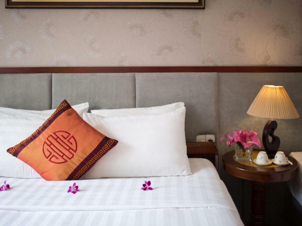 Hanoi Sena Hotel & Travel - Former Symphony Hanoi Hotel Buitenkant foto